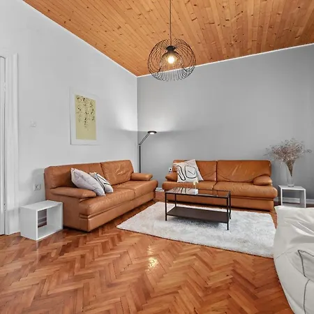 White Imperial Apartment