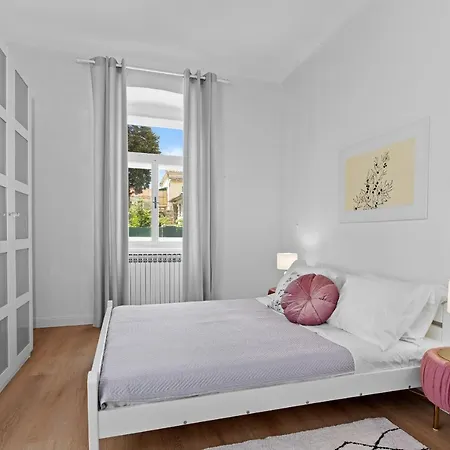 White Imperial Apartment