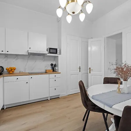 White Imperial アパート