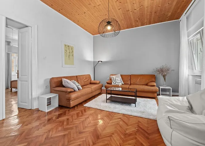 White Imperial Appartement