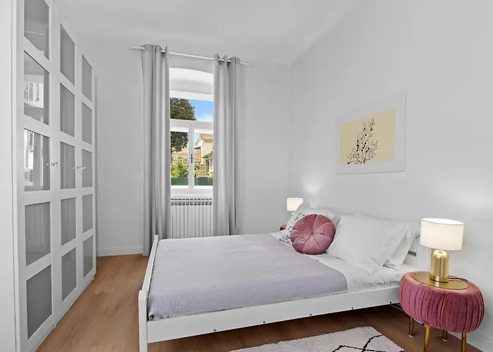 White Imperial Appartement