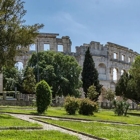 White Imperial Appartamento